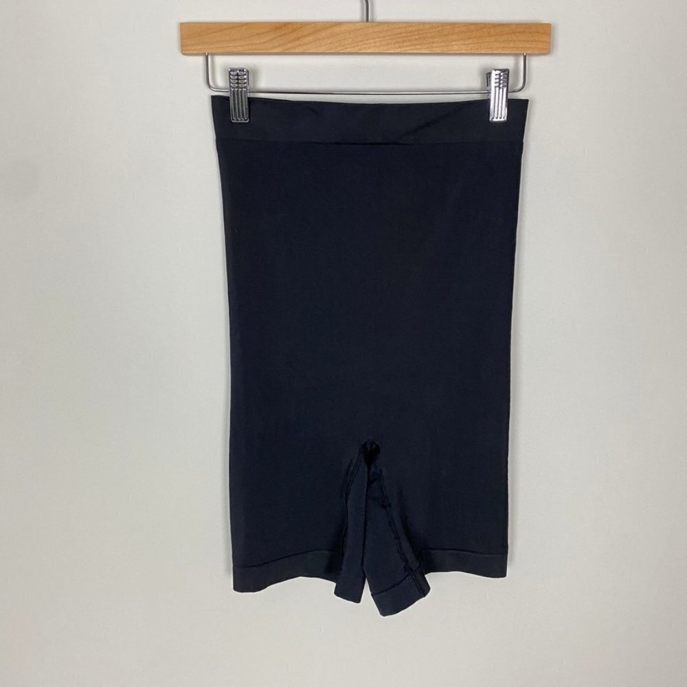 SKIMS Bonded High Waisted Shorts In‎ Onyx Black Womens Large